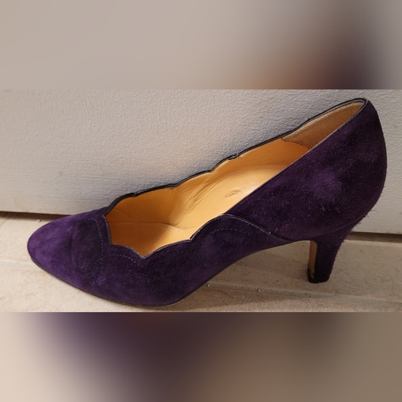 Celine Suede Pumps - Picture 5 of 9